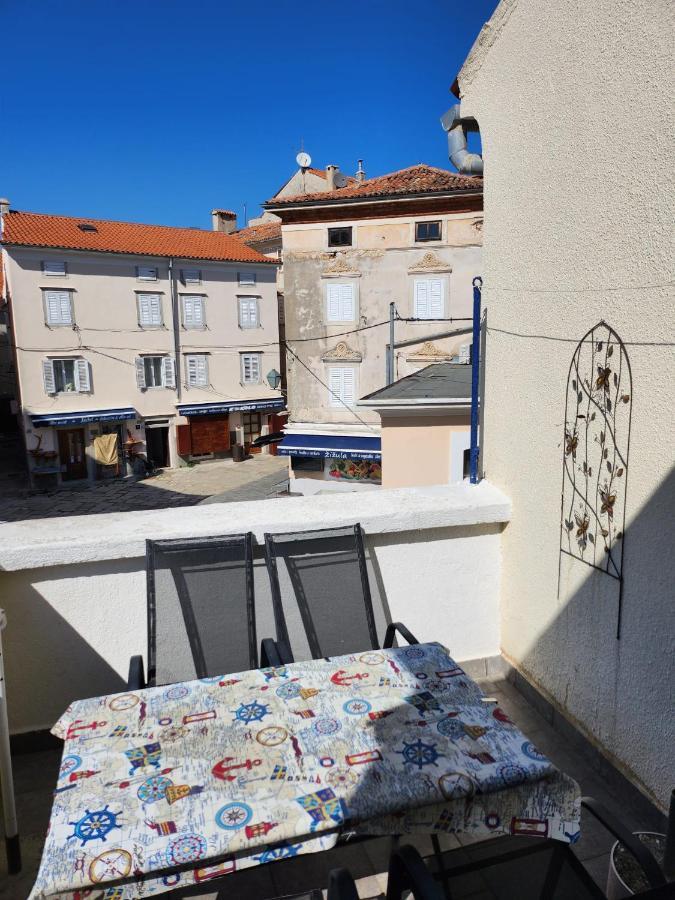 Apartment Dolores Cres Exterior photo